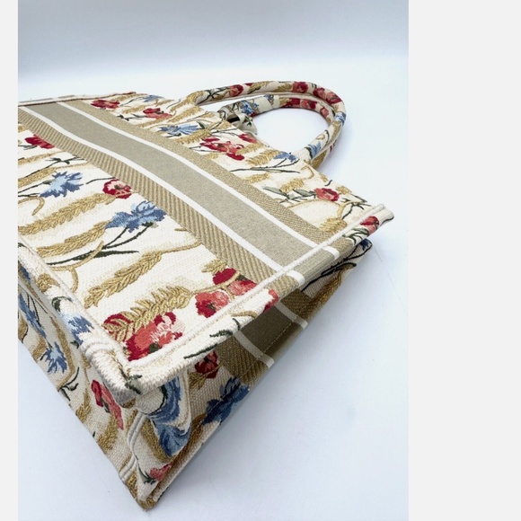 CHRISTIAN DIOR Embroidered Hibiscus Medium Book Tote w/ Dior Mitzah - Picture 8 of 13